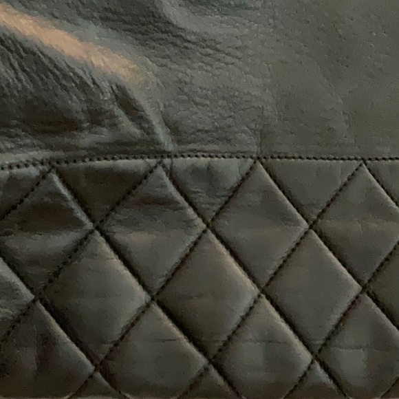 Vintage Chanel Tote, 100% Authentic, 14 x 14 - Picture 15 of 15